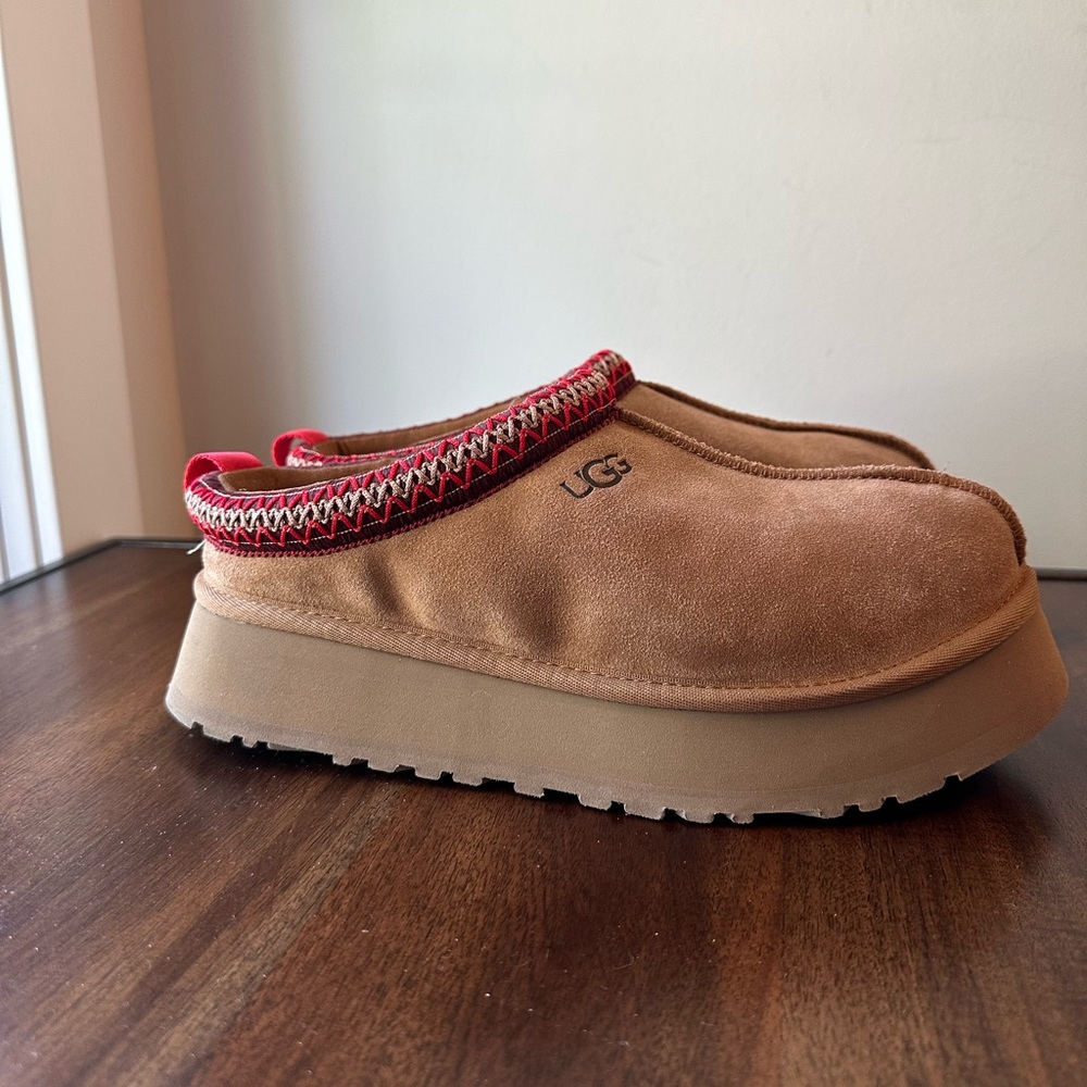 UGG Tazz slip ons size 9 - worn twice